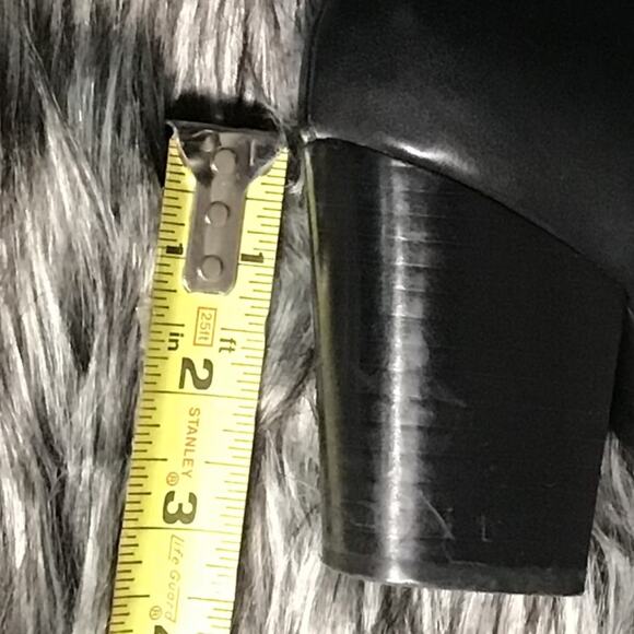 Isaac Mizrahi Black Leather Ankle Boots 7M - Picture 6 of 8